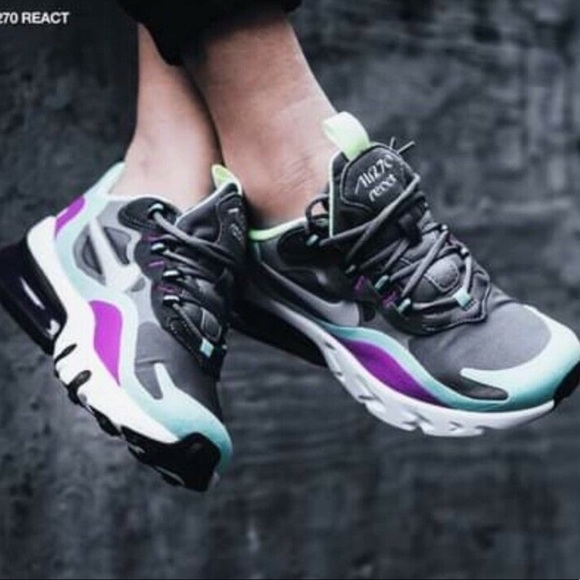 Nike Air270 React Shoes - Picture 1 of 7